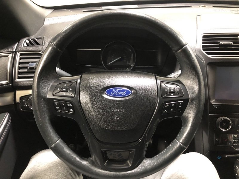 Used 2018 Ford Explorer XLT w/ Equipment Group 202A image 28