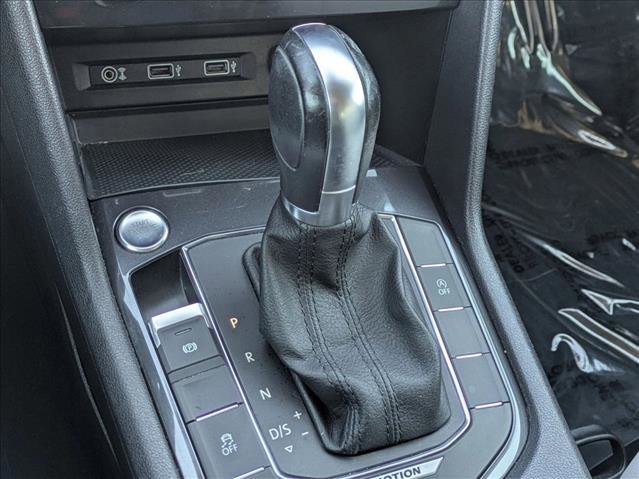 Used 2018 Volkswagen Tiguan SE image 12