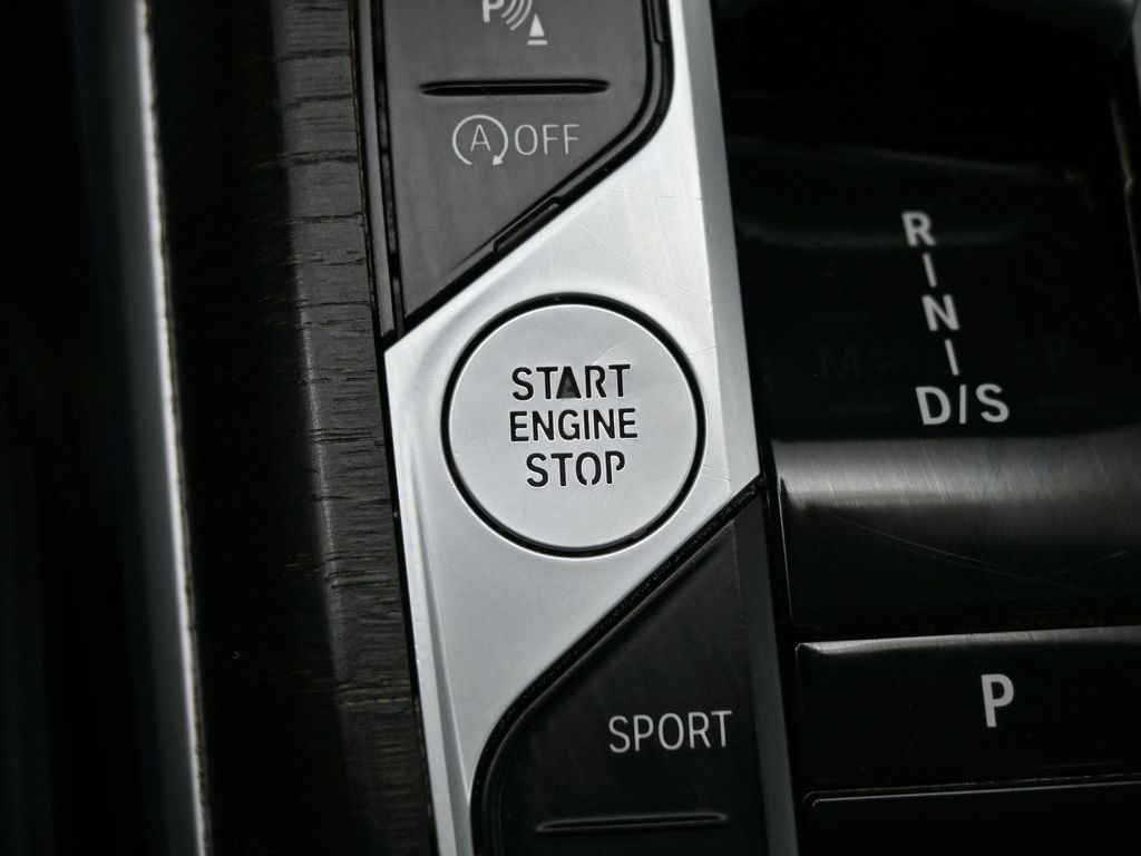 Used 2024 BMW 330i xDrive Sedan w/ Convenience Package image 20