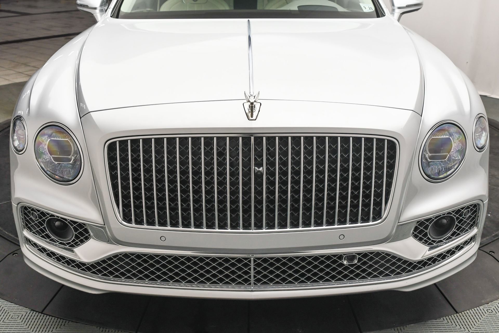 Used 2022 Bentley Flying Spur V8 image 29