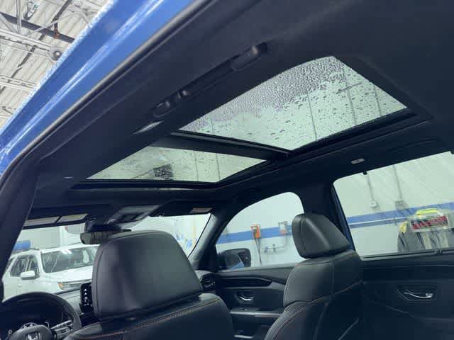 Used 2025 Honda Pilot TrailSport image 25