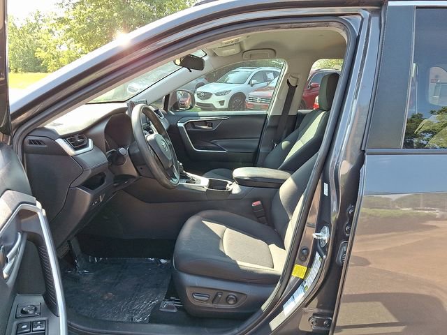 Used 2021 Toyota RAV4 XLE image 14