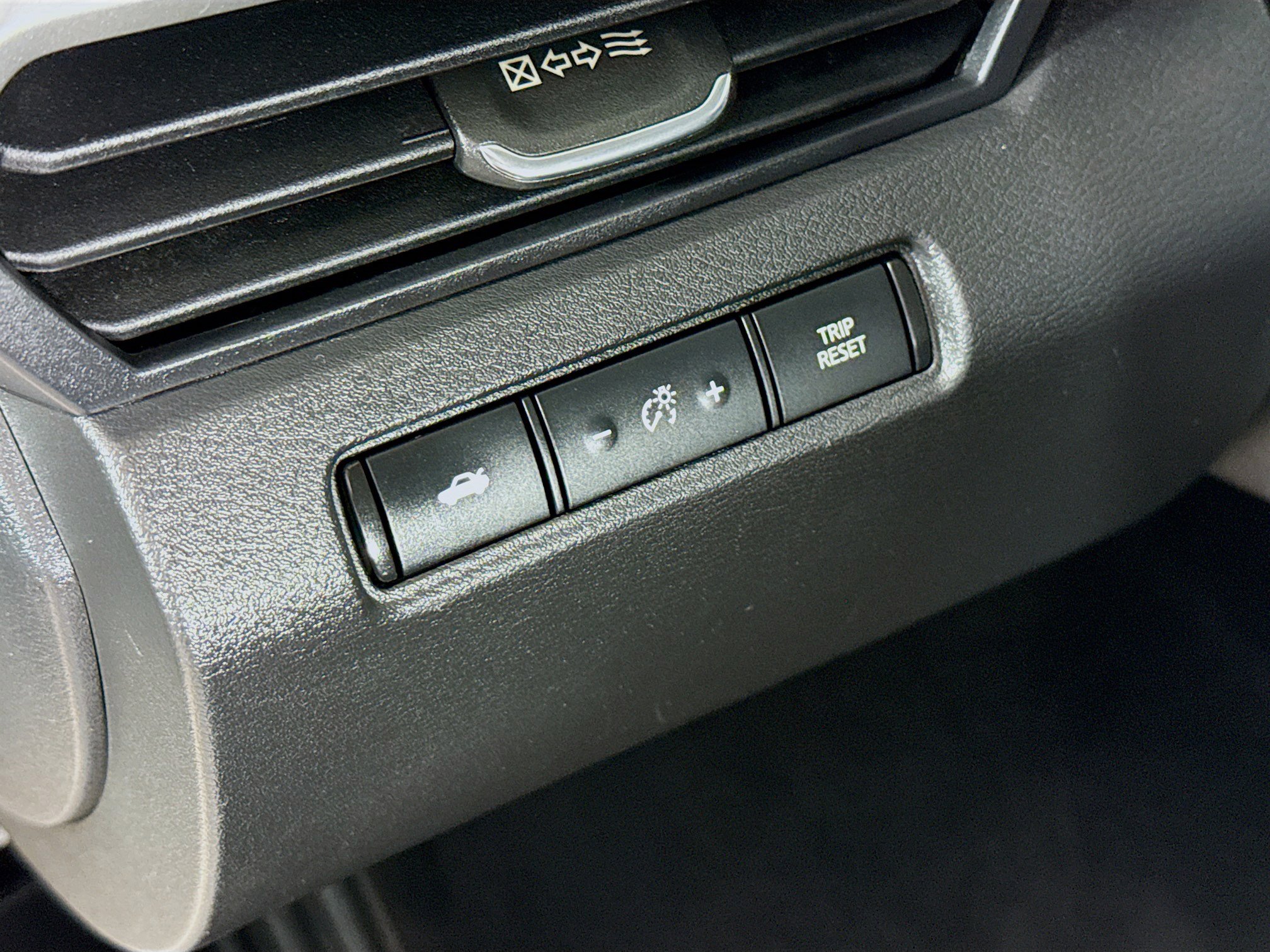Used 2024 Nissan Altima 2.5 S FWD image 9