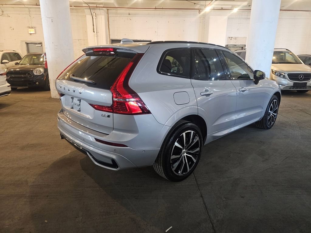 Certified 2023 Volvo XC60 B5 Plus w/ Climate Package image 4