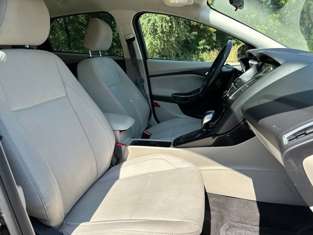 Used 2017 Ford Focus Electric Hatchback FWD image 23
