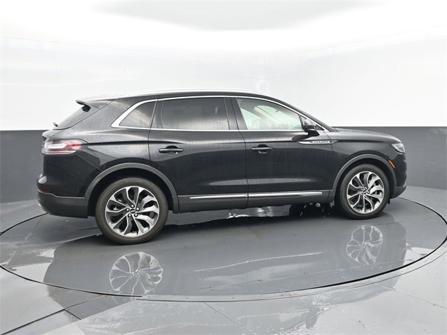 Used 2023 Lincoln Nautilus Reserve w/ Luxury Package image 4