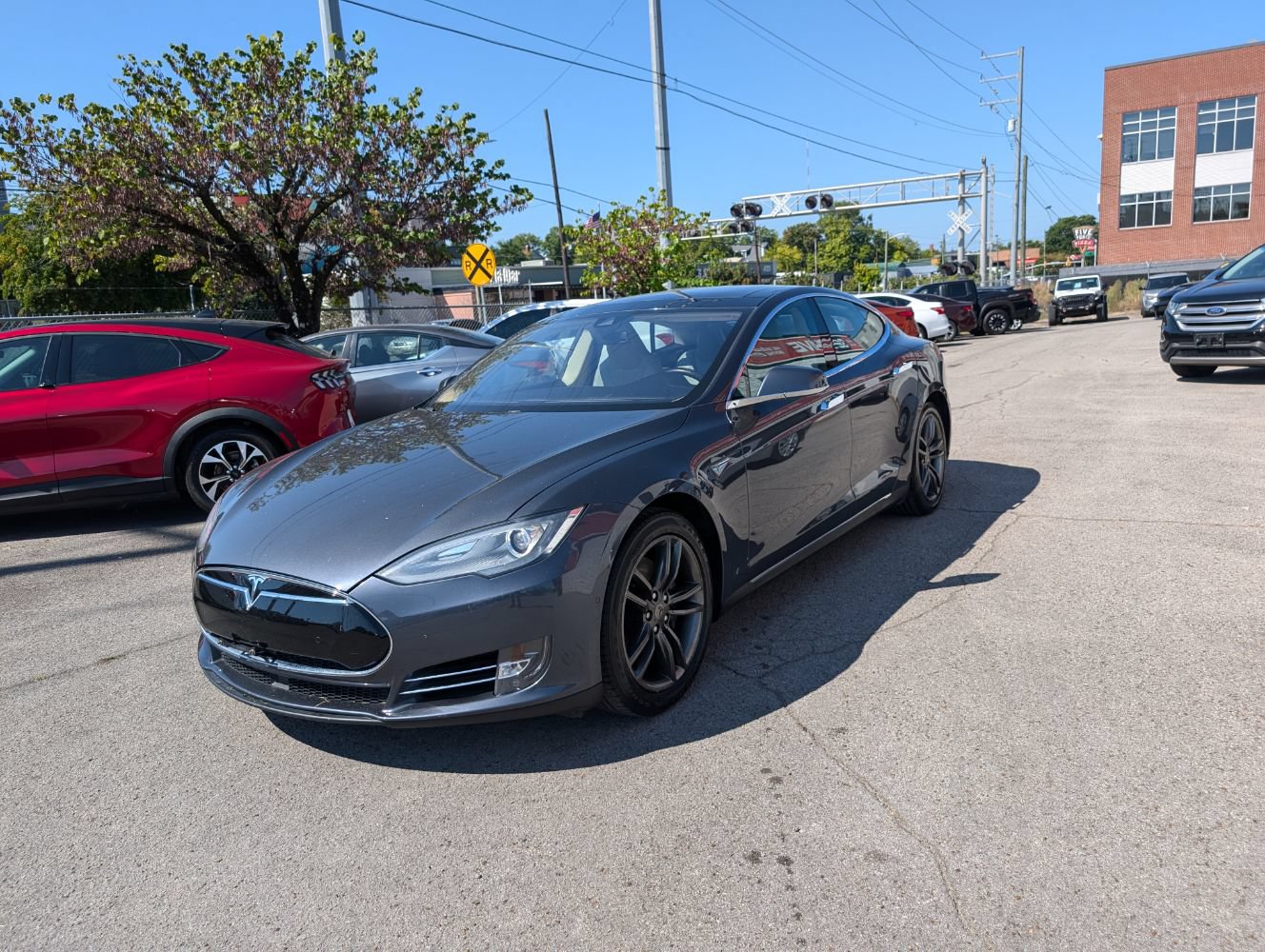 Used 2015 Tesla Model S 60 RWD image 3