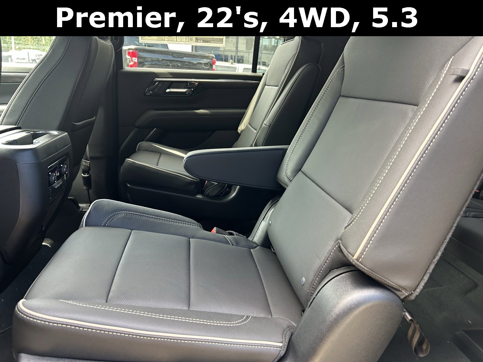 New 2025 Chevrolet Suburban Premier image 26