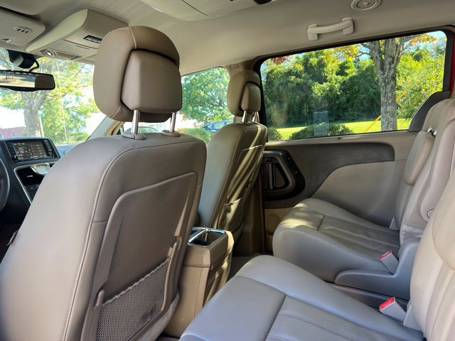 Used 2015 Chrysler Town & Country Touring-L w/ Driver Convenience Group FWD image 13