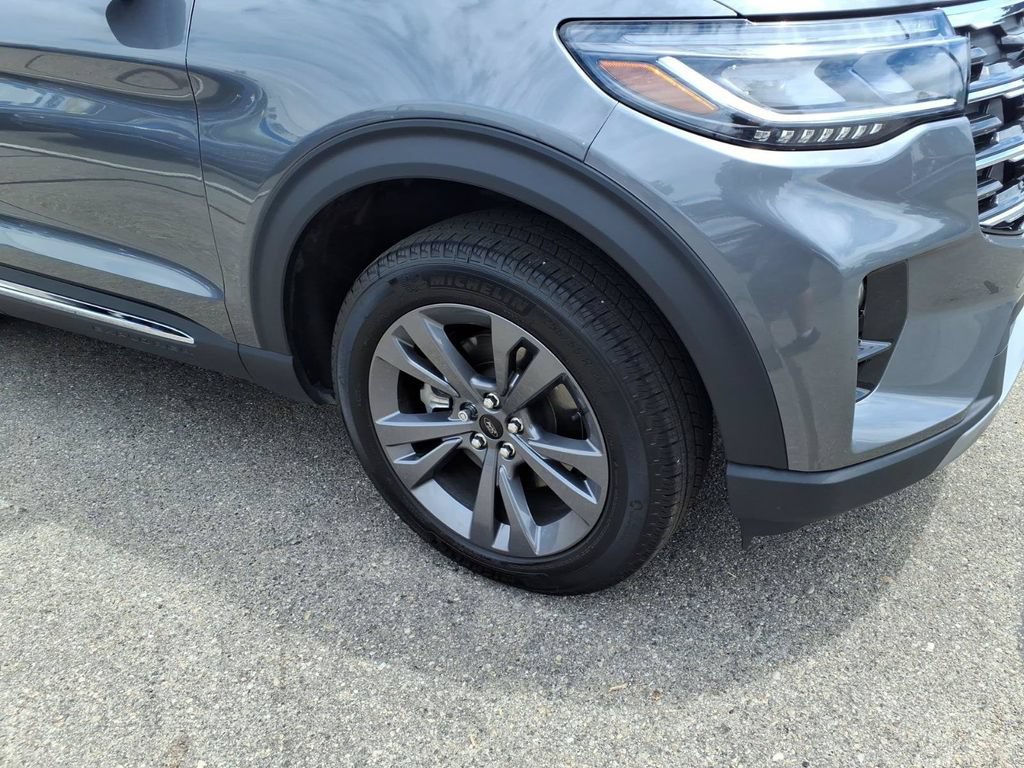 Used 2025 Ford Explorer Active w/ Active Comfort Package AWD/4WD image 5
