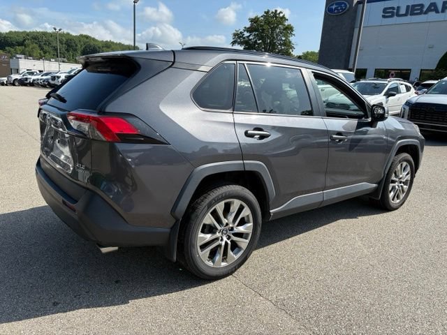 Used 2019 Toyota RAV4 XLE Premium w/ Cold Weather Package AWD/4WD image 5