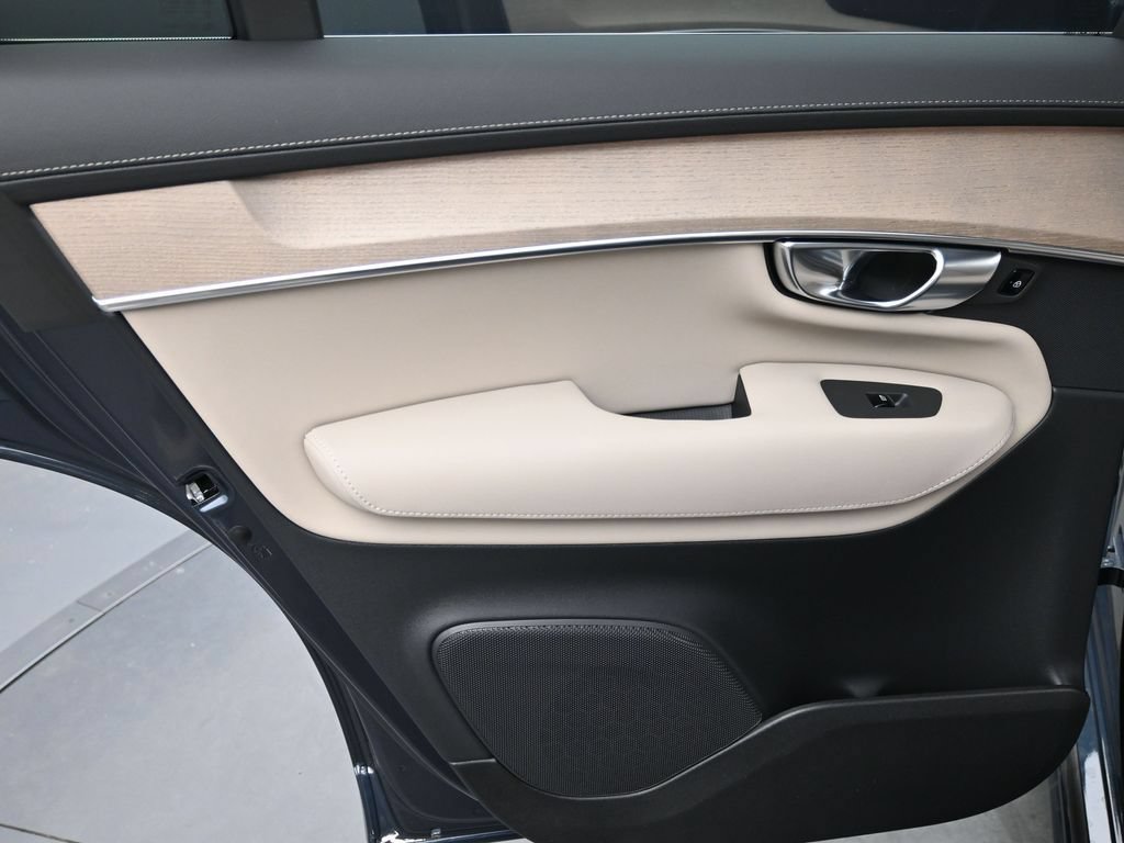 New 2026 Volvo XC90 B6 Plus w/ Protection Package Premier AWD/4WD image 19