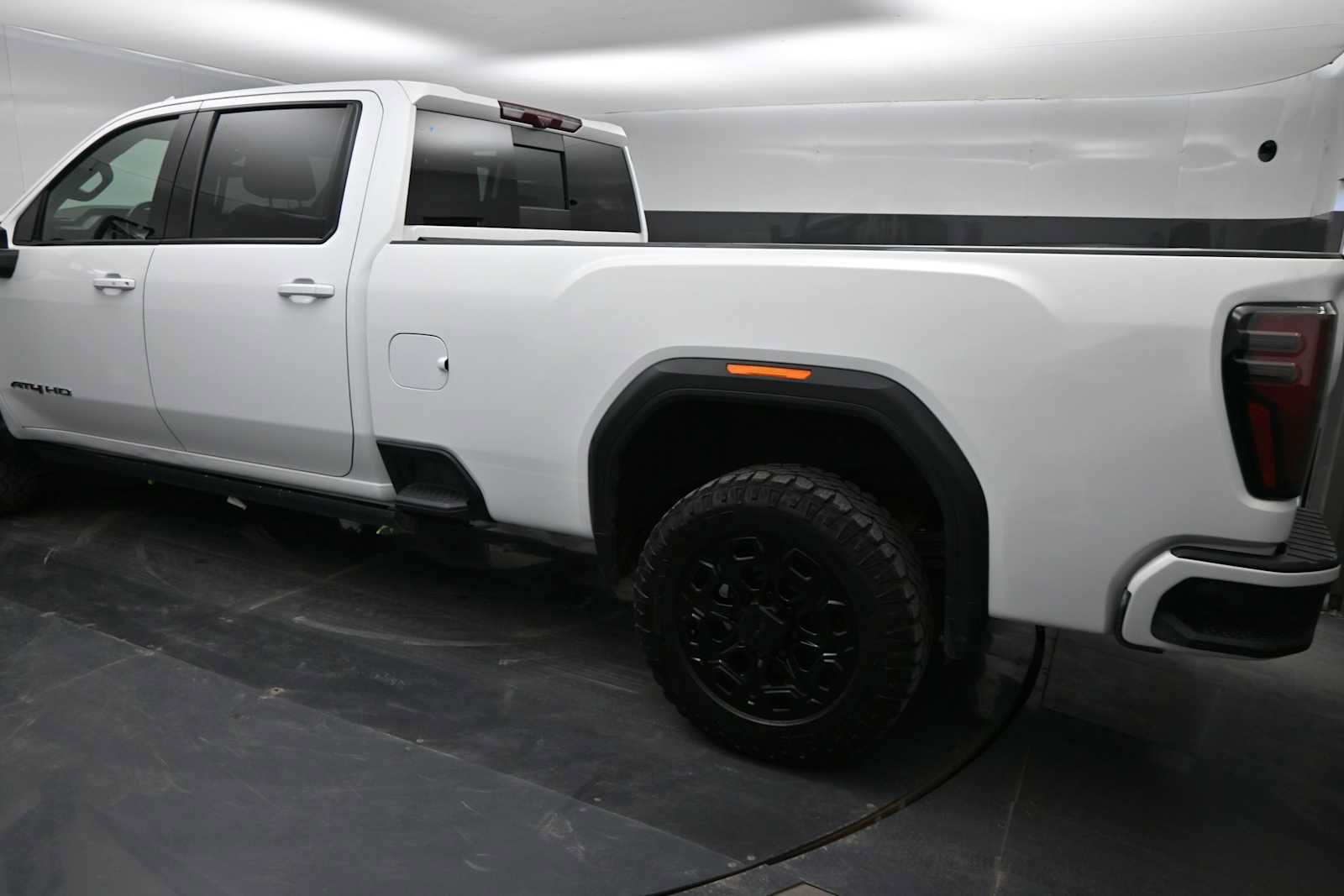 Used 2024 GMC Sierra 2500 AT4 w/ AT4 Premium Plus Package AWD/4WD image 42