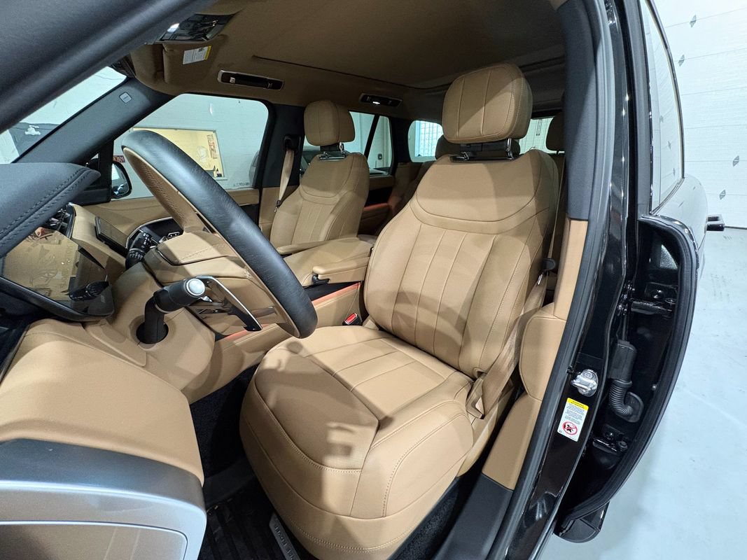Used 2026 Land Rover Range Rover SE AWD/4WD image 9