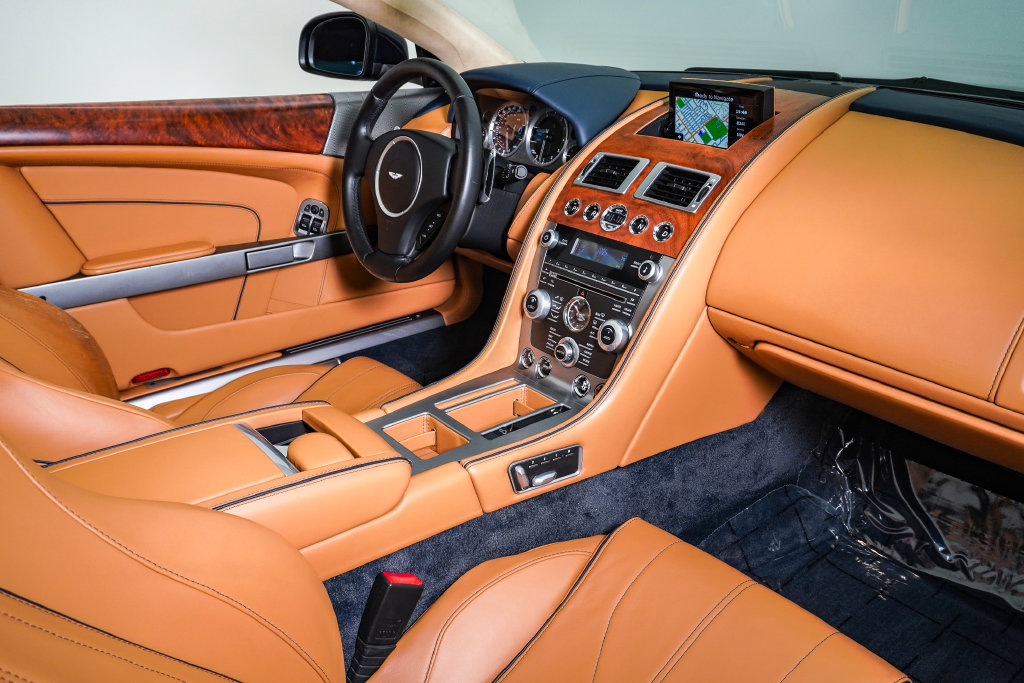 Used 2014 Aston Martin DB9 Volante RWD image 19
