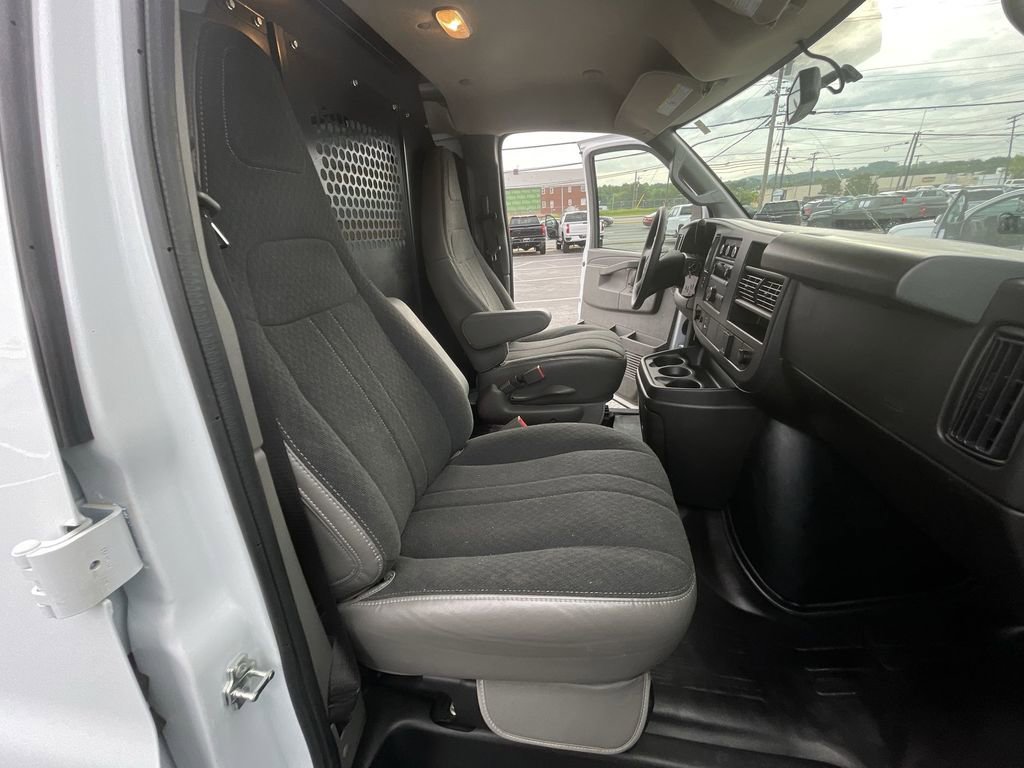 Used 2025 Chevrolet Express 2500 w/ Driver Convenience Package RWD image 23