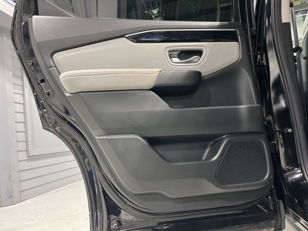 Used 2023 Honda Pilot LX image 29