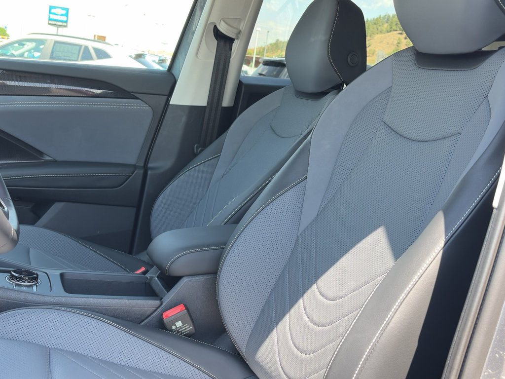 Used 2026 Volkswagen Tiguan SE AWD/4WD image 12