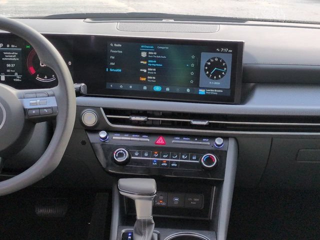 Used 2025 Hyundai Sonata SE FWD image 16