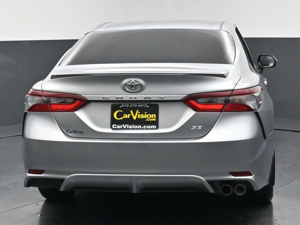 Used 2021 Toyota Camry SE image 3