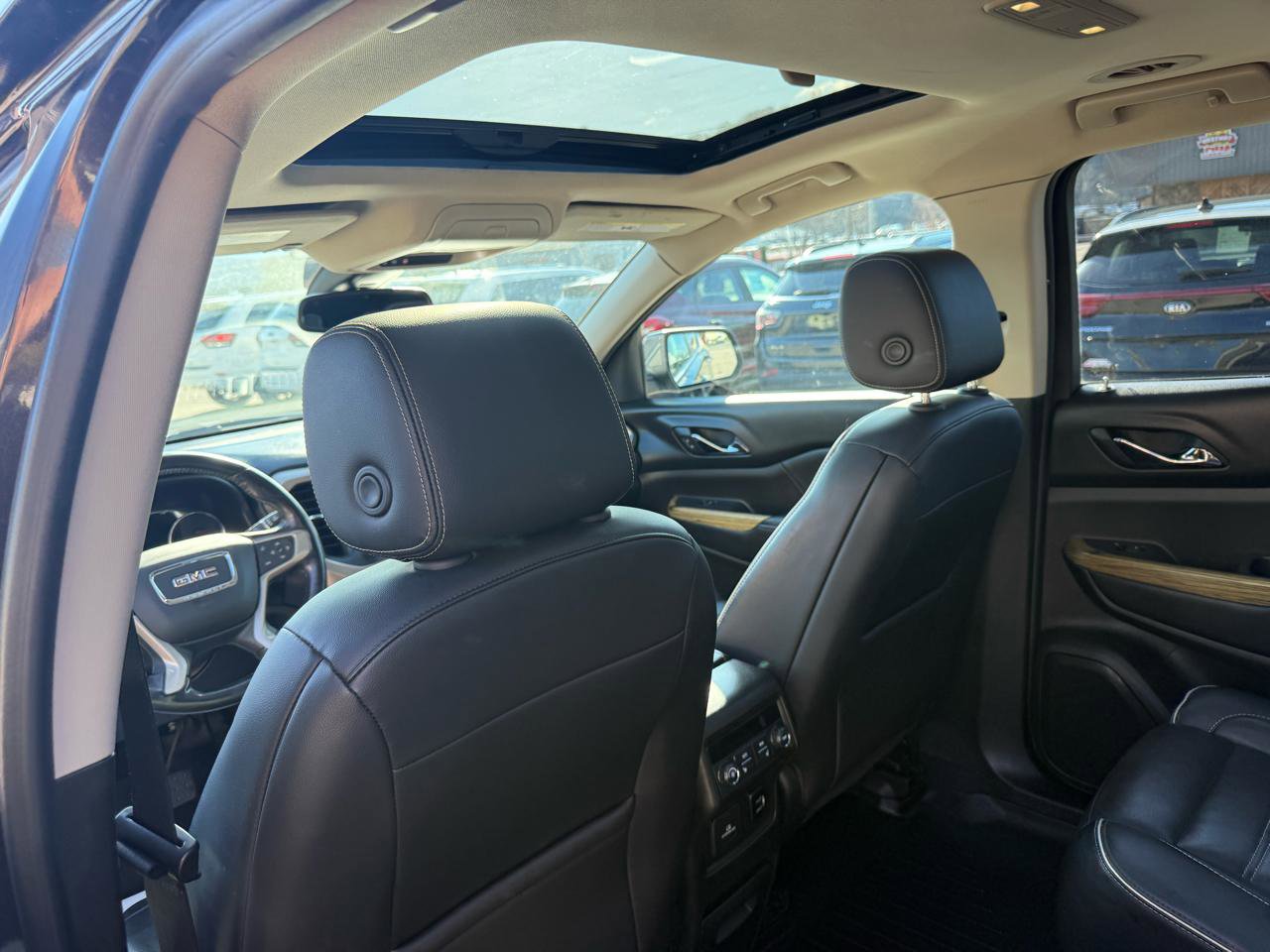 Used 2018 GMC Acadia Denali w/ Technology Package AWD/4WD image 39