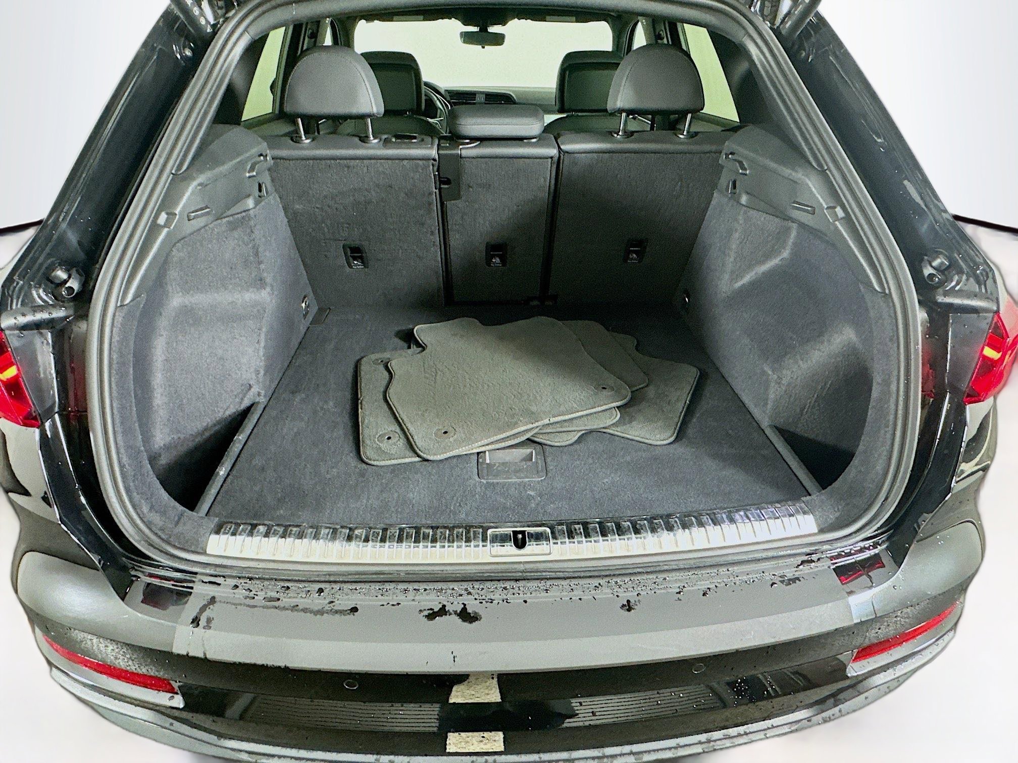 Used 2025 Audi Q3 2.0T Premium image 27