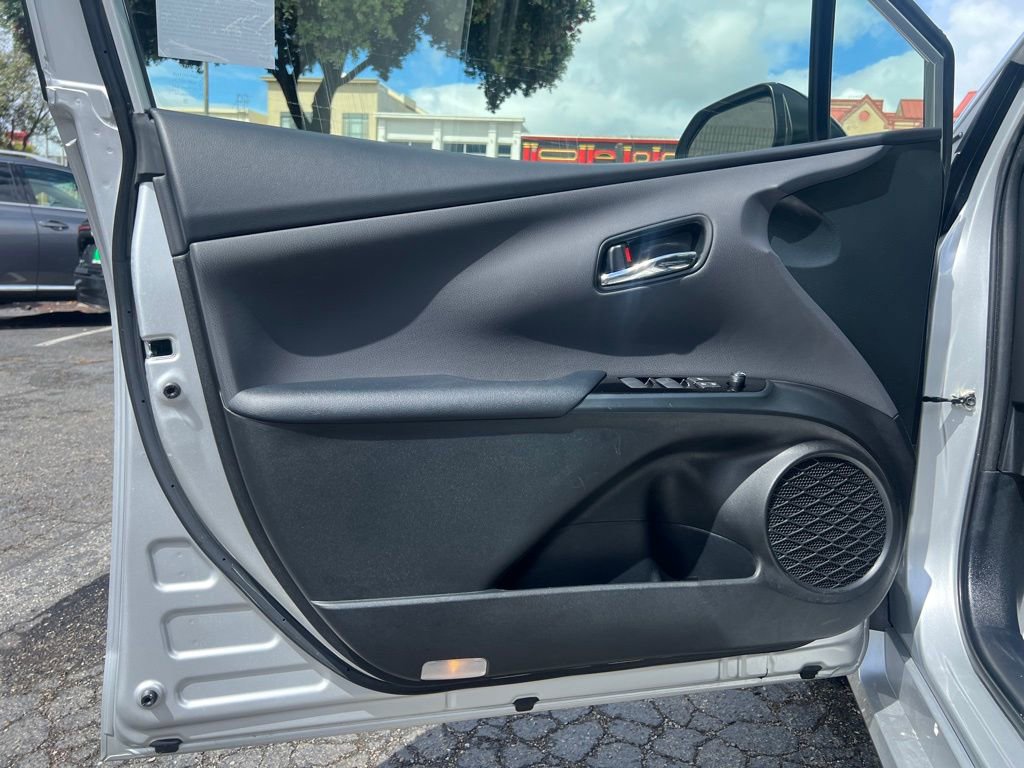 Used 2022 Toyota Prius AWD image 37