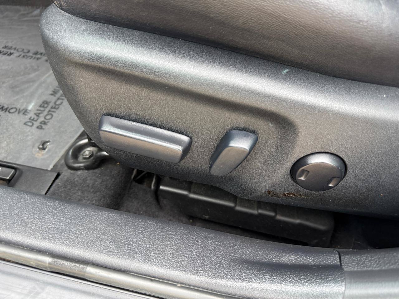 Used 2012 Toyota Camry SE FWD image 12