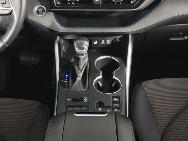 Used 2025 Toyota Highlander LE AWD/4WD image 25