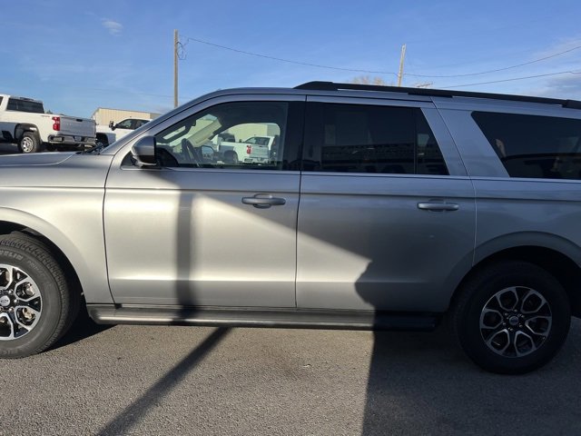 Used 2023 Ford Expedition Max XLT image 7