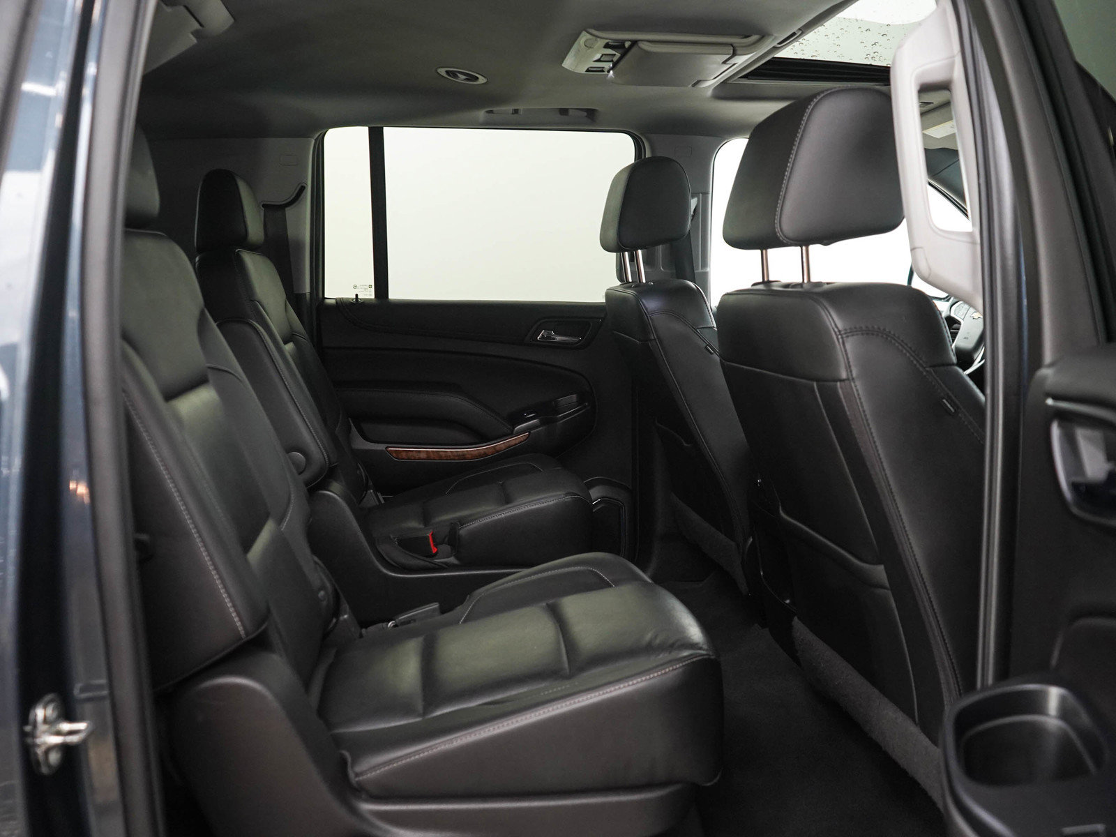 Used 2019 Chevrolet Suburban Premier AWD/4WD image 12