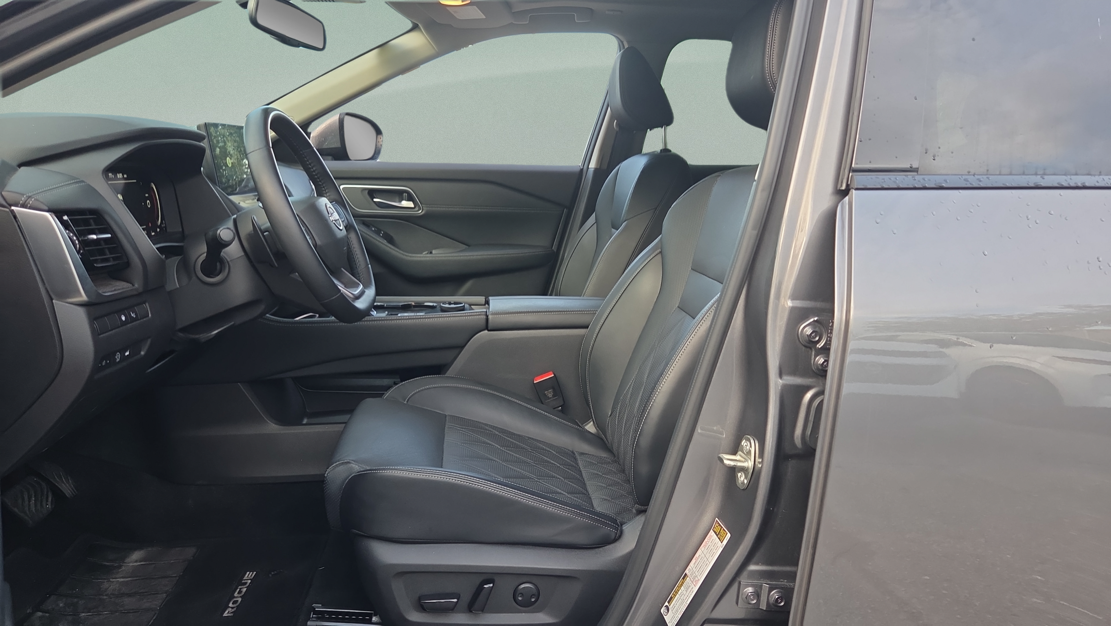 Used 2026 Nissan Rogue Platinum w/ Platinum Premium Package AWD/4WD image 9