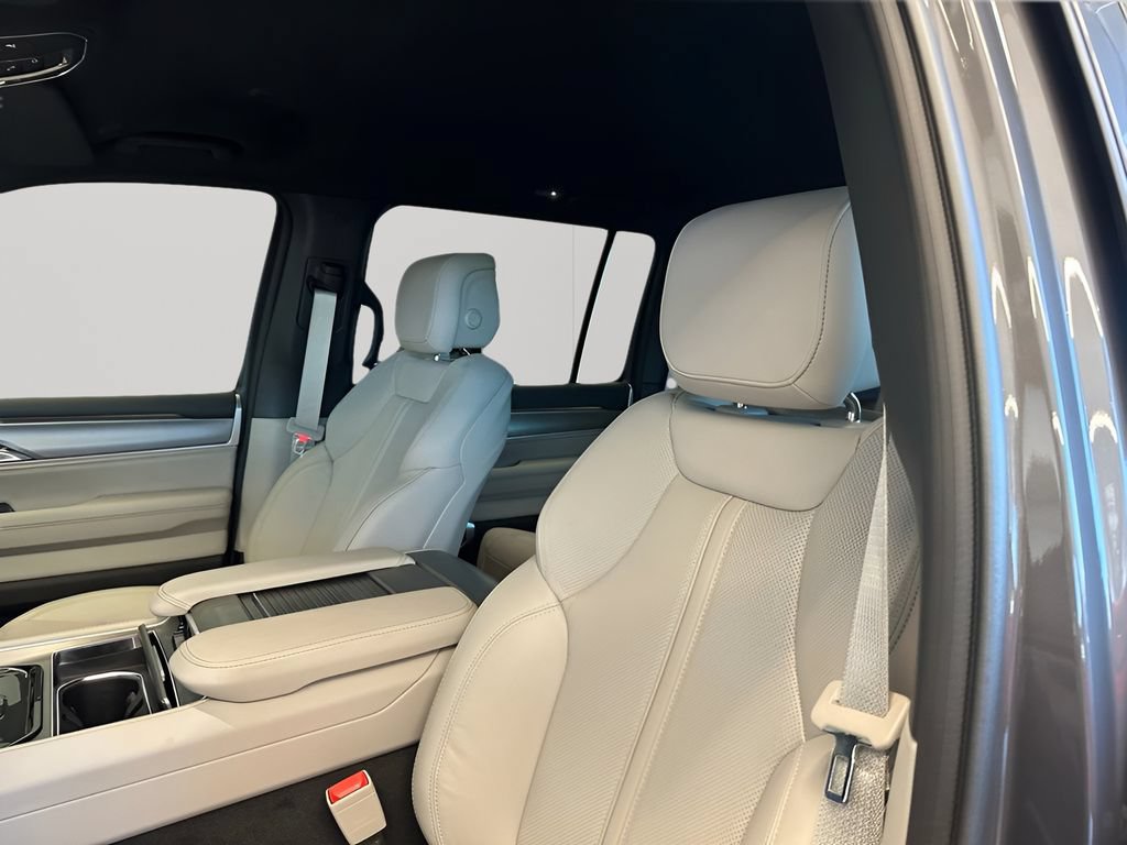 New 2026 Jeep Grand Wagoneer L 4WD image 25