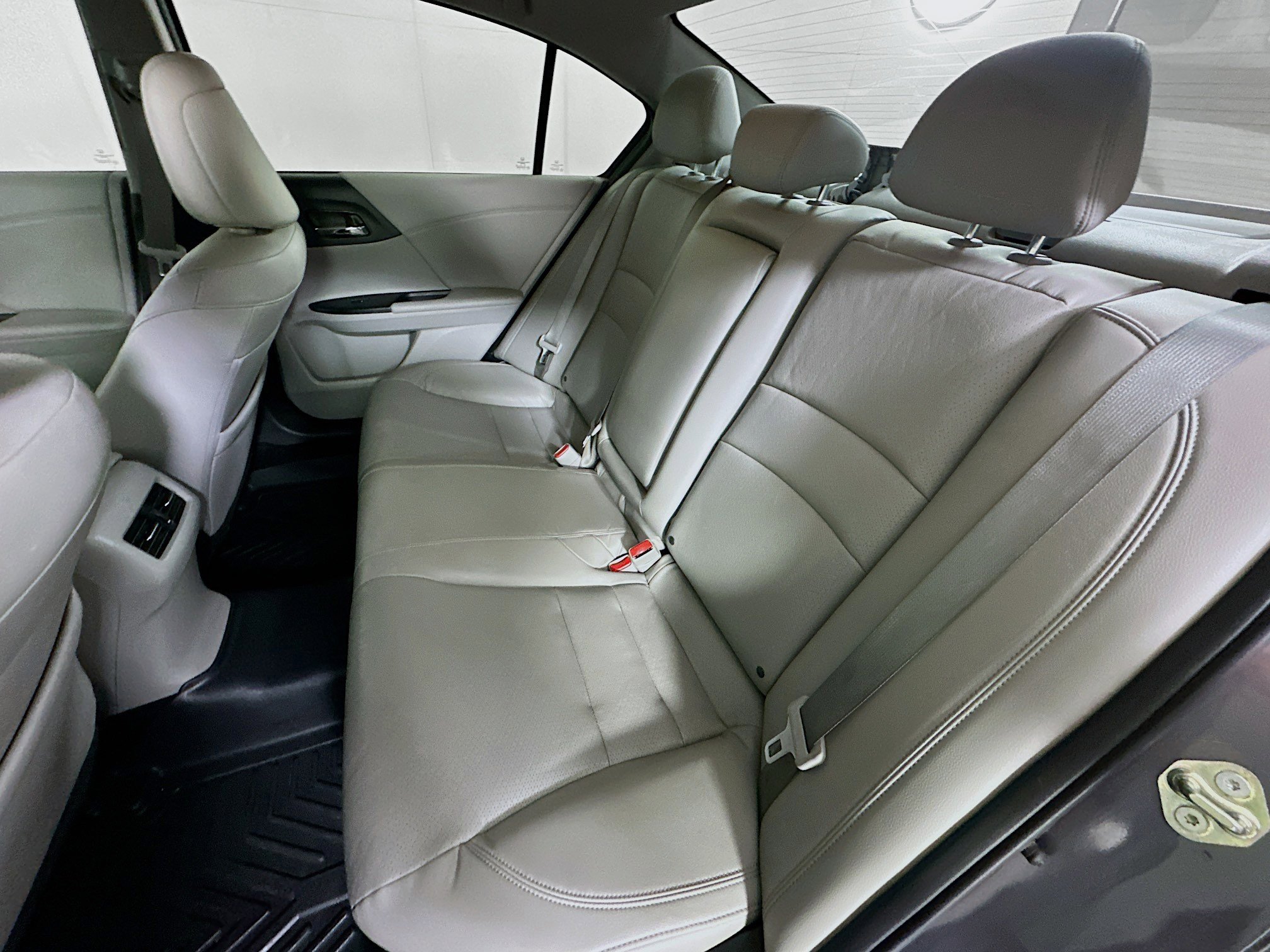 Used 2017 Honda Accord EX-L image 27