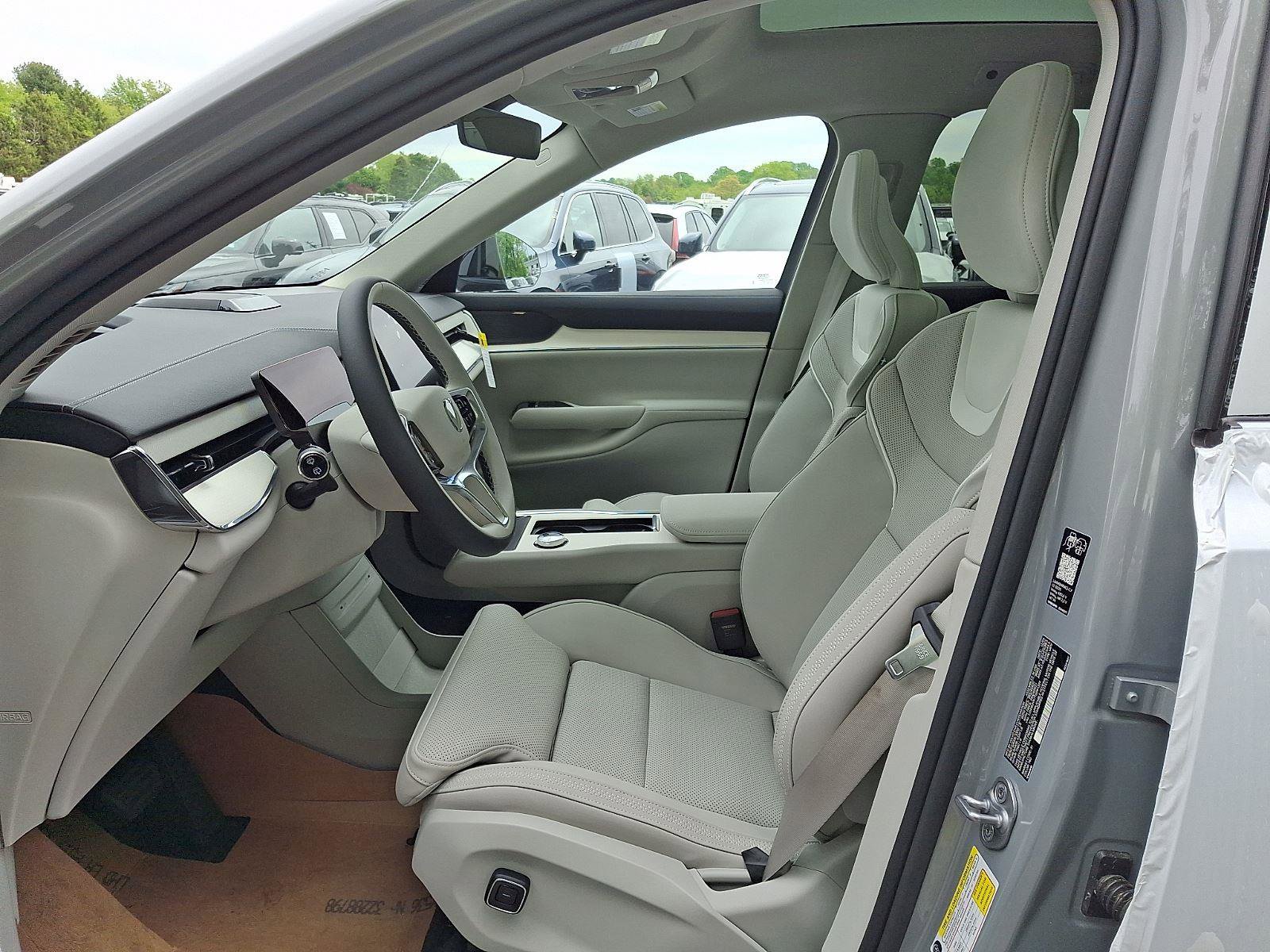 New 2026 Volvo EX90 Plus AWD/4WD image 9