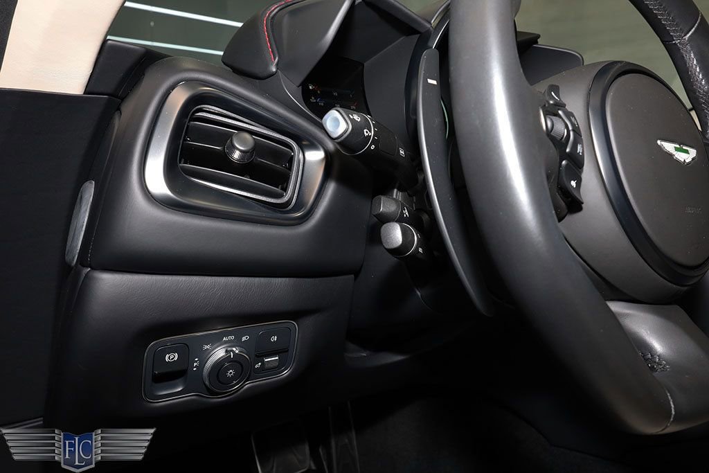 Used 2022 Aston Martin DBS Superleggera image 36