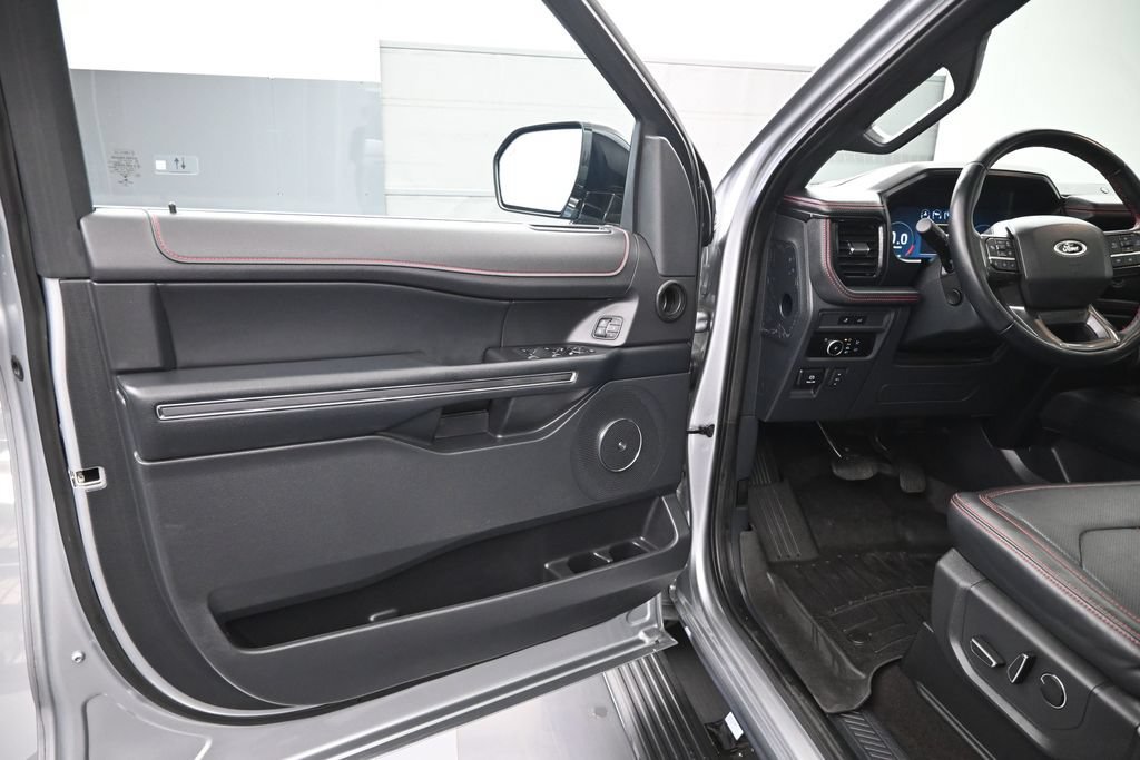 Used 2023 Ford Expedition Limited AWD/4WD image 16