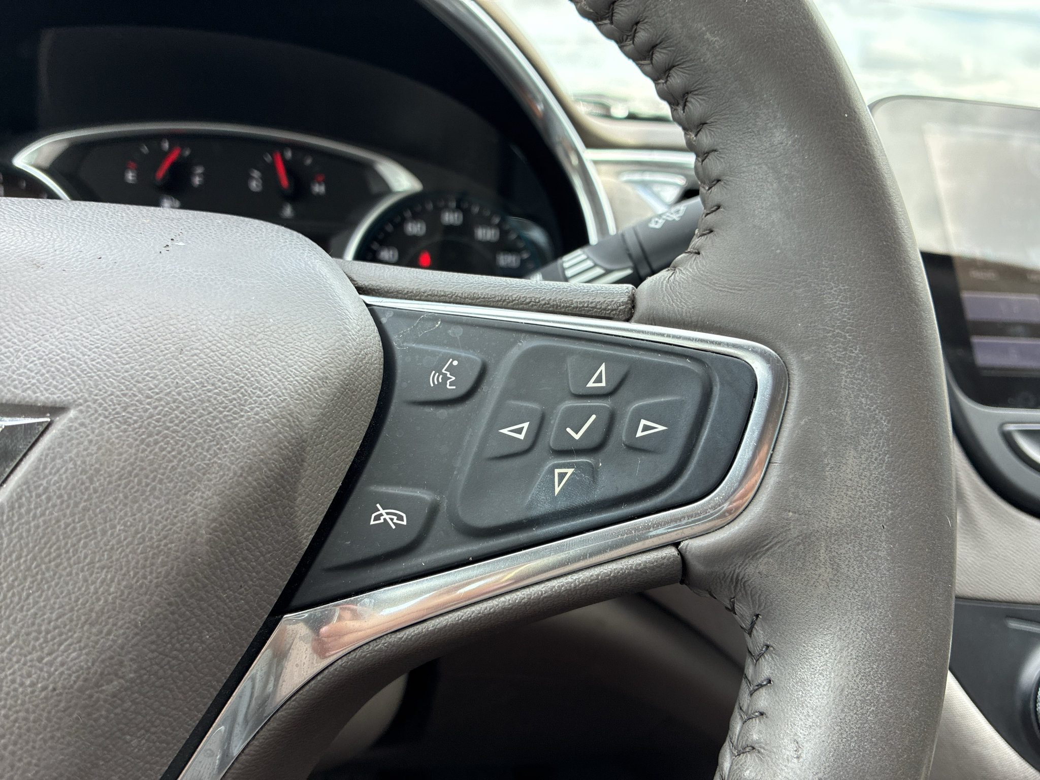 Used 2018 Chevrolet Malibu LT FWD image 29