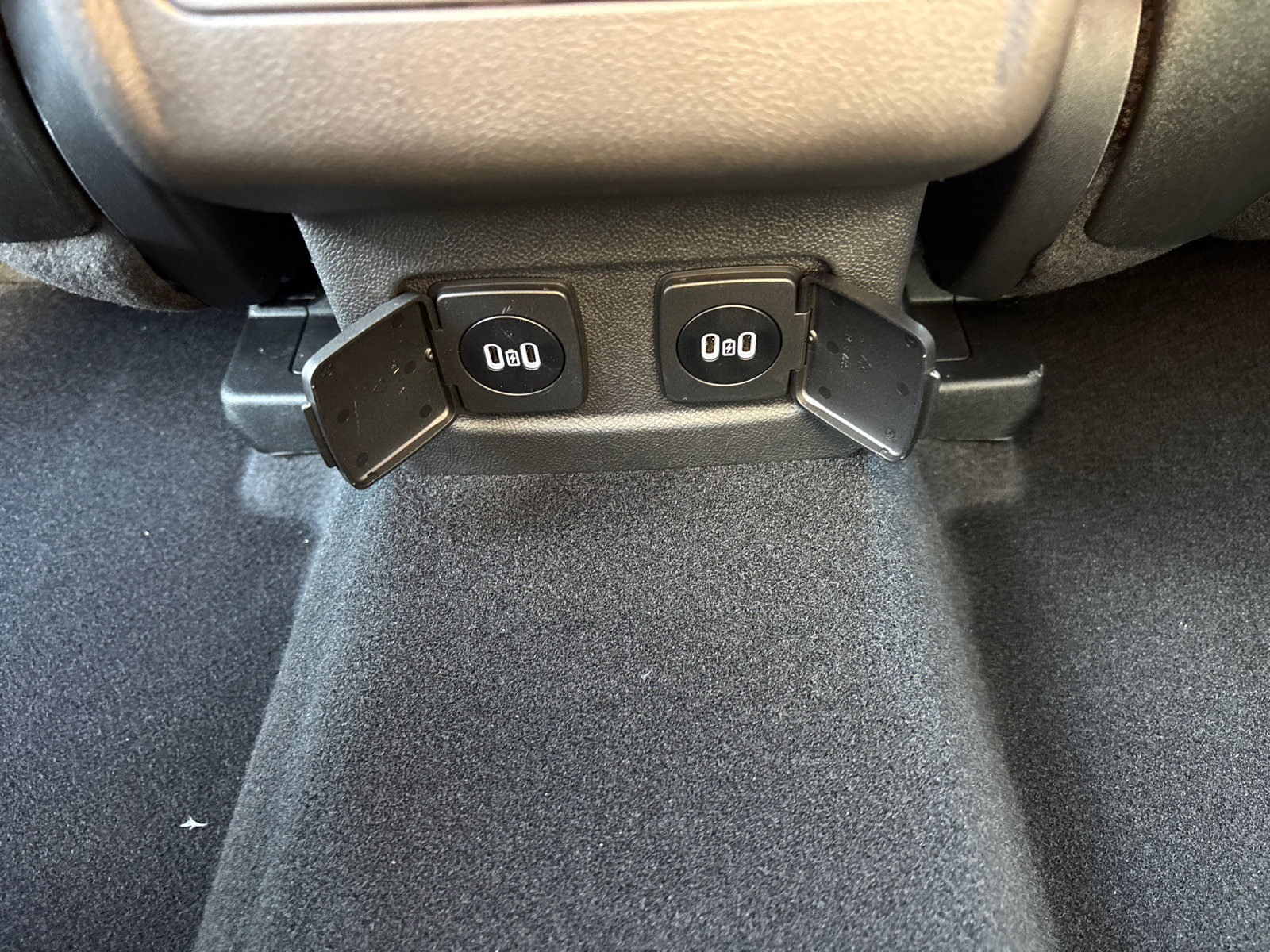 New 2025 Lincoln Corsair Reserve image 33