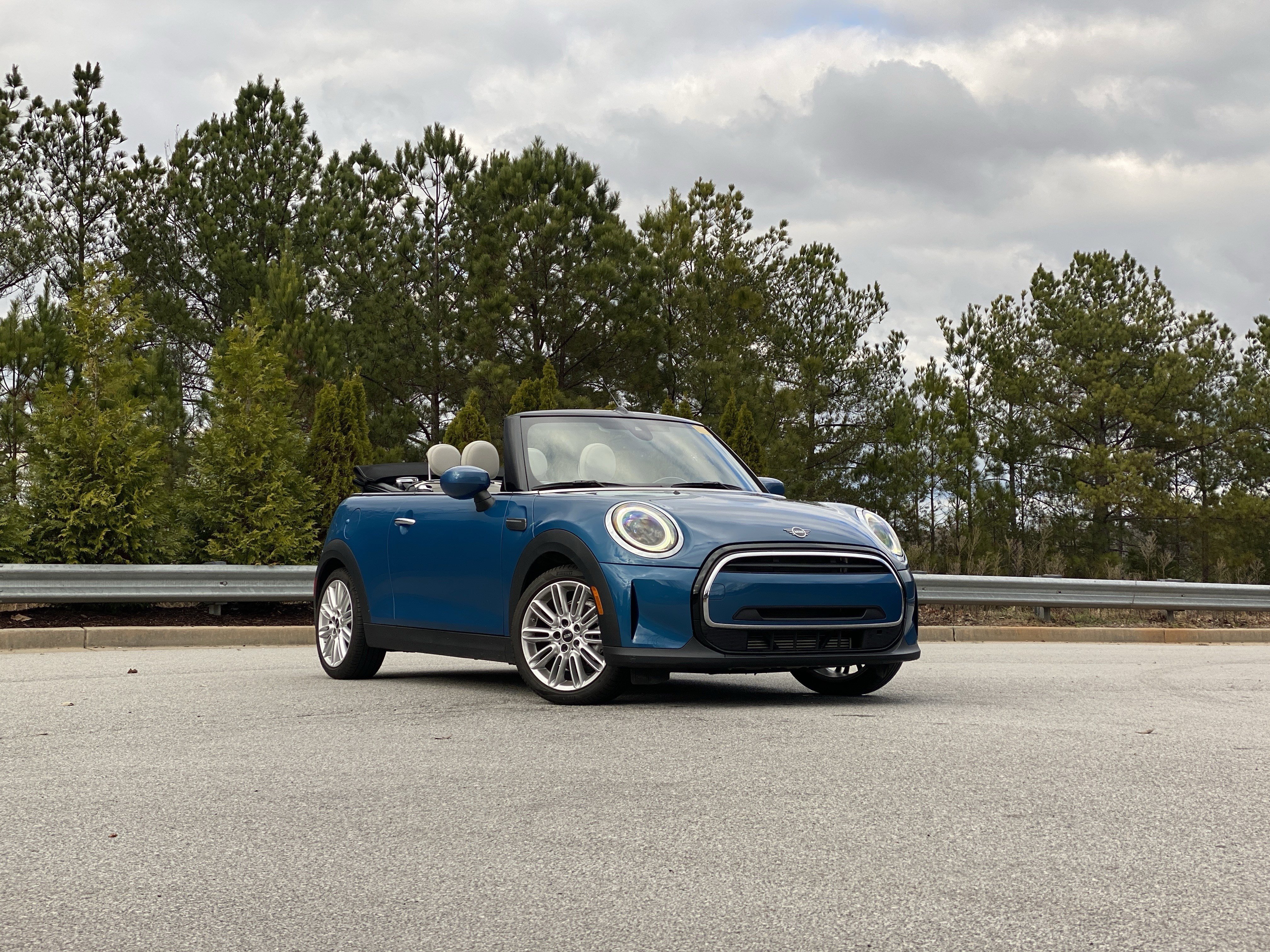 Used 2022 MINI Cooper Convertible image 2