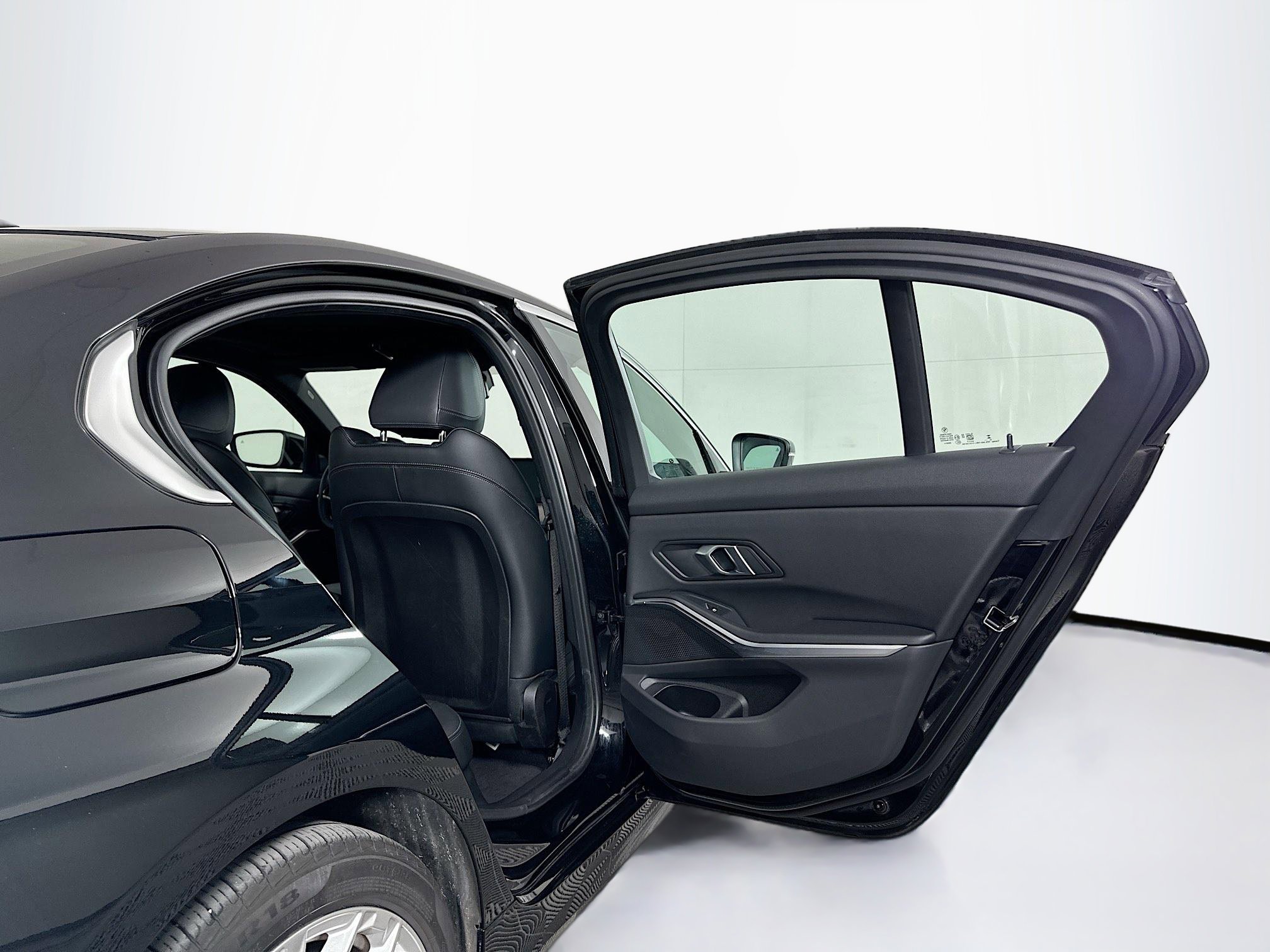 Used 2025 BMW 330i xDrive Sedan image 31