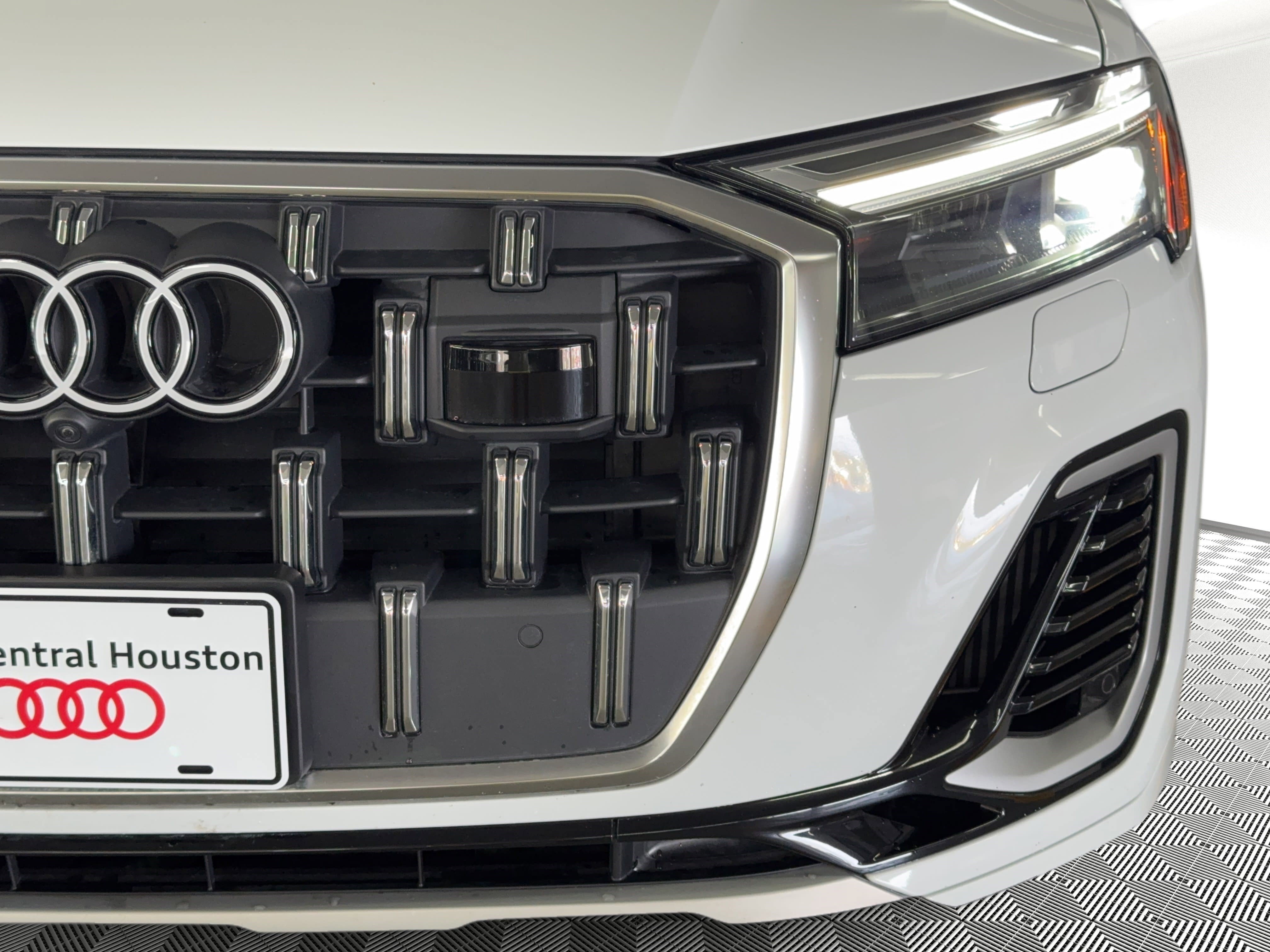 Used 2025 Audi Q7 3.0T Premium w/ Convenience Package image 11