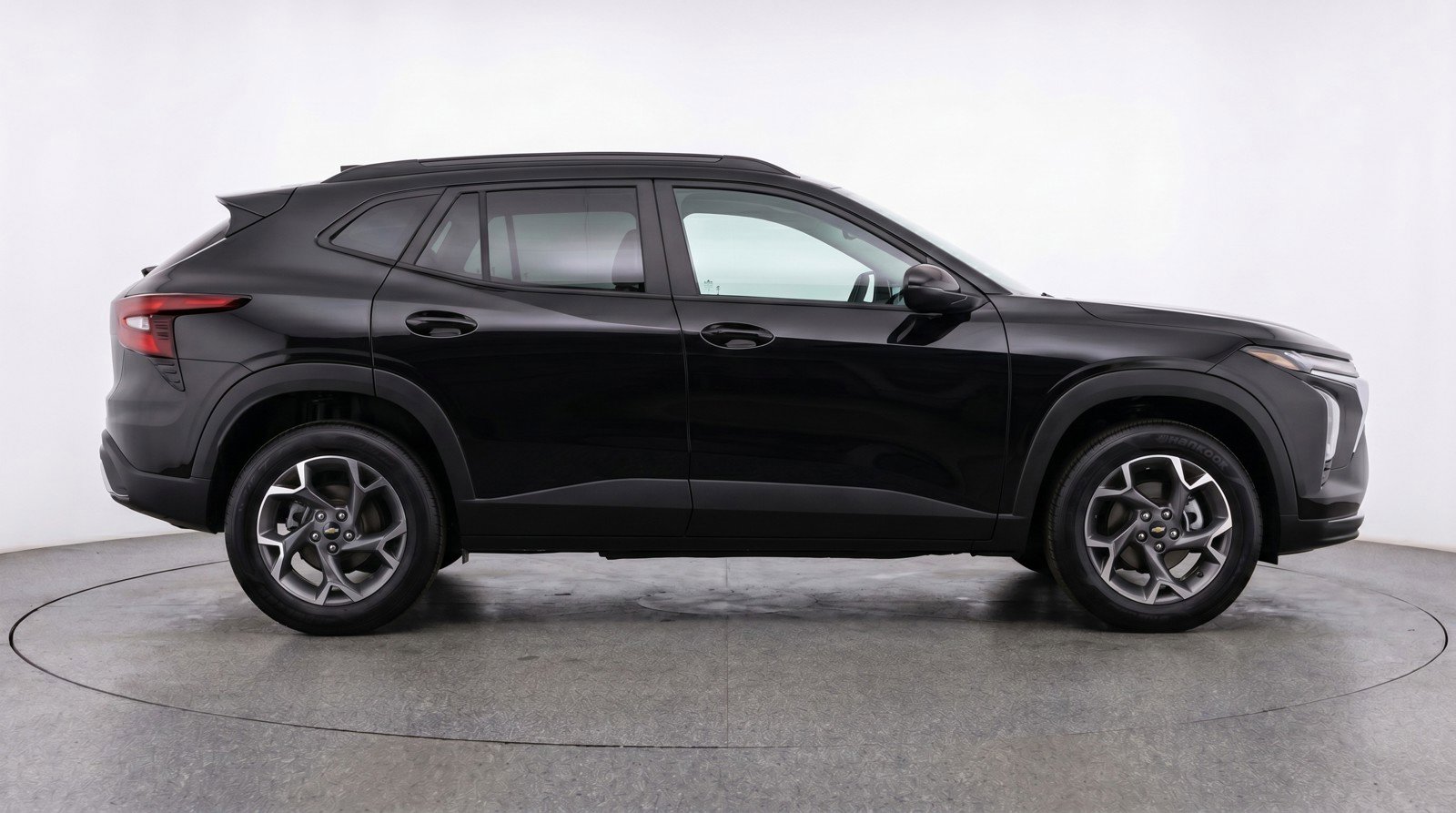 Used 2025 Chevrolet Trax LT w/ LT Convenience Package FWD image 11