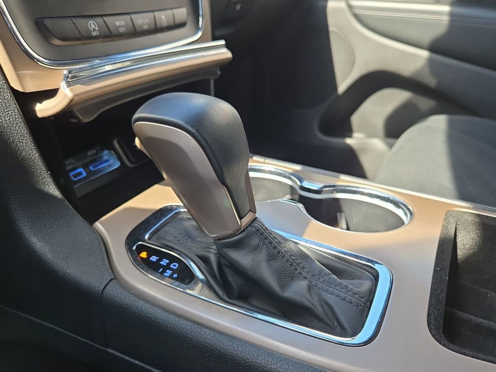 Used 2016 Jeep Grand Cherokee Laredo image 24