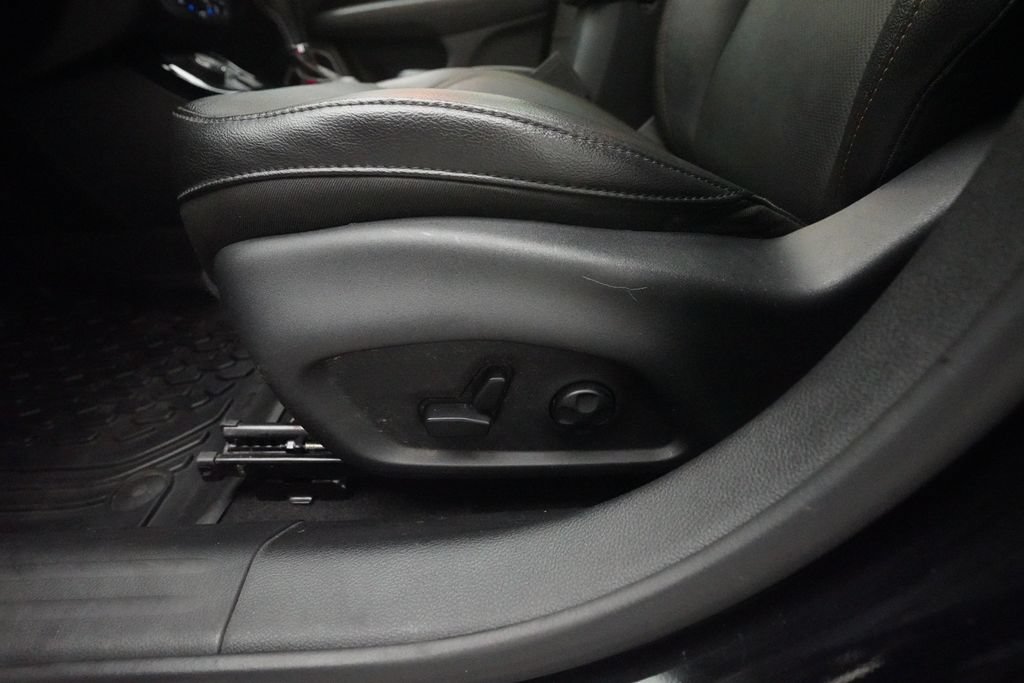 Used 2021 Jeep Compass Limited w/ Sun and Sound Group AWD/4WD image 28