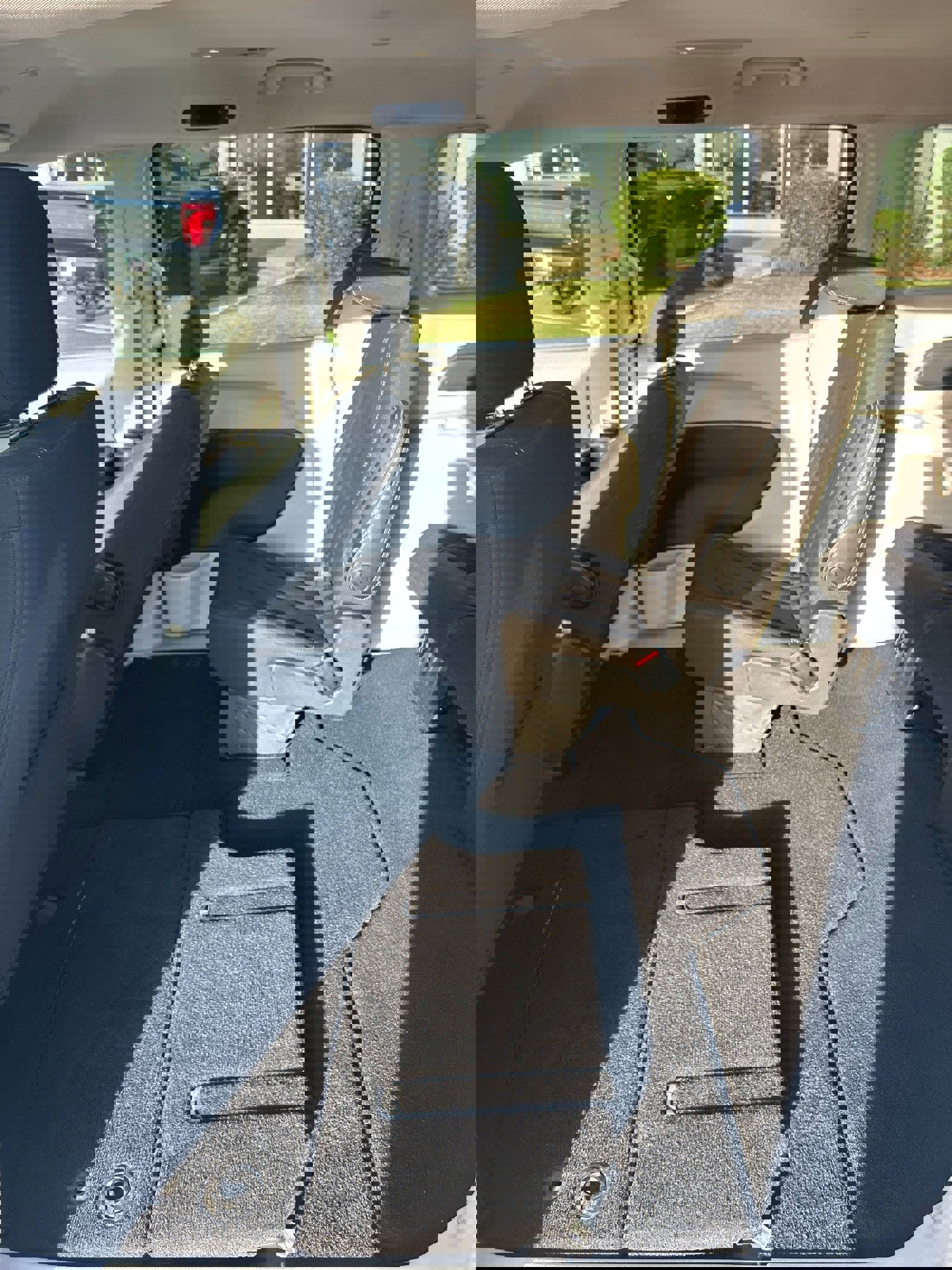 Used 2021 Chrysler Voyager LX image 18