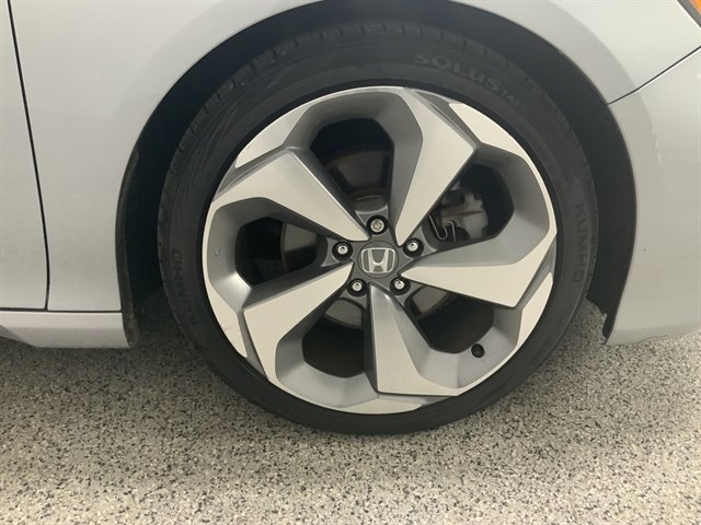 Used 2019 Honda Accord Touring image 12