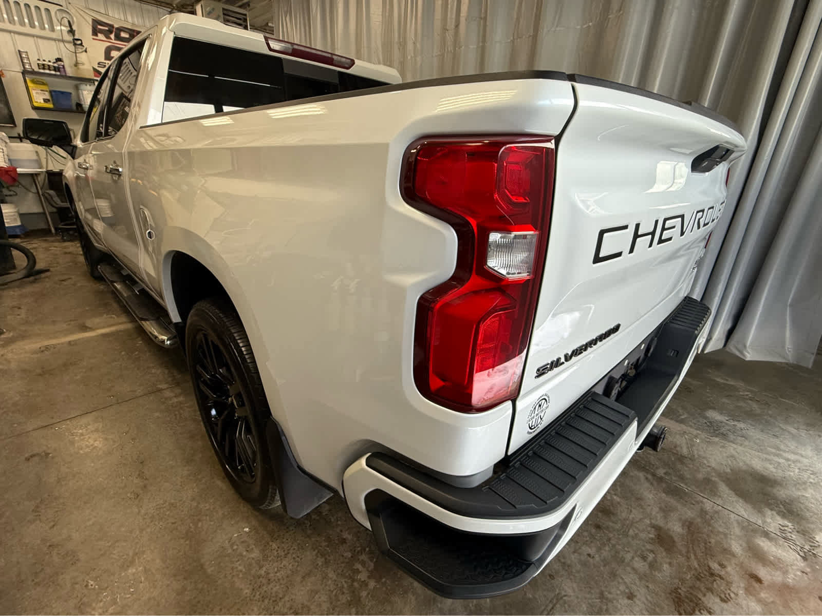 Used 2020 Chevrolet Silverado 1500 High Country w/ LPO, Dark Essentials Package image 7