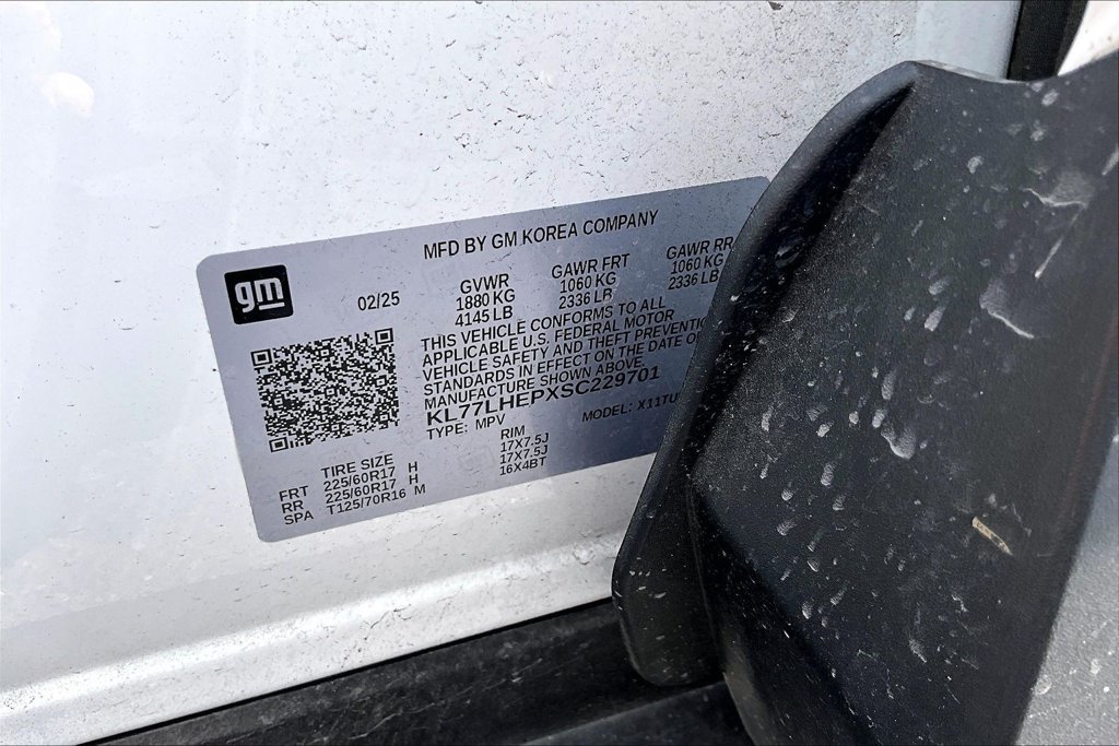 Used 2025 Chevrolet Trax LT FWD image 18
