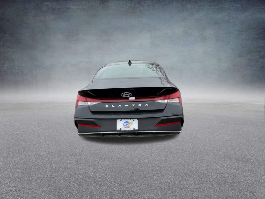 Certified 2025 Hyundai Elantra Sport image 20